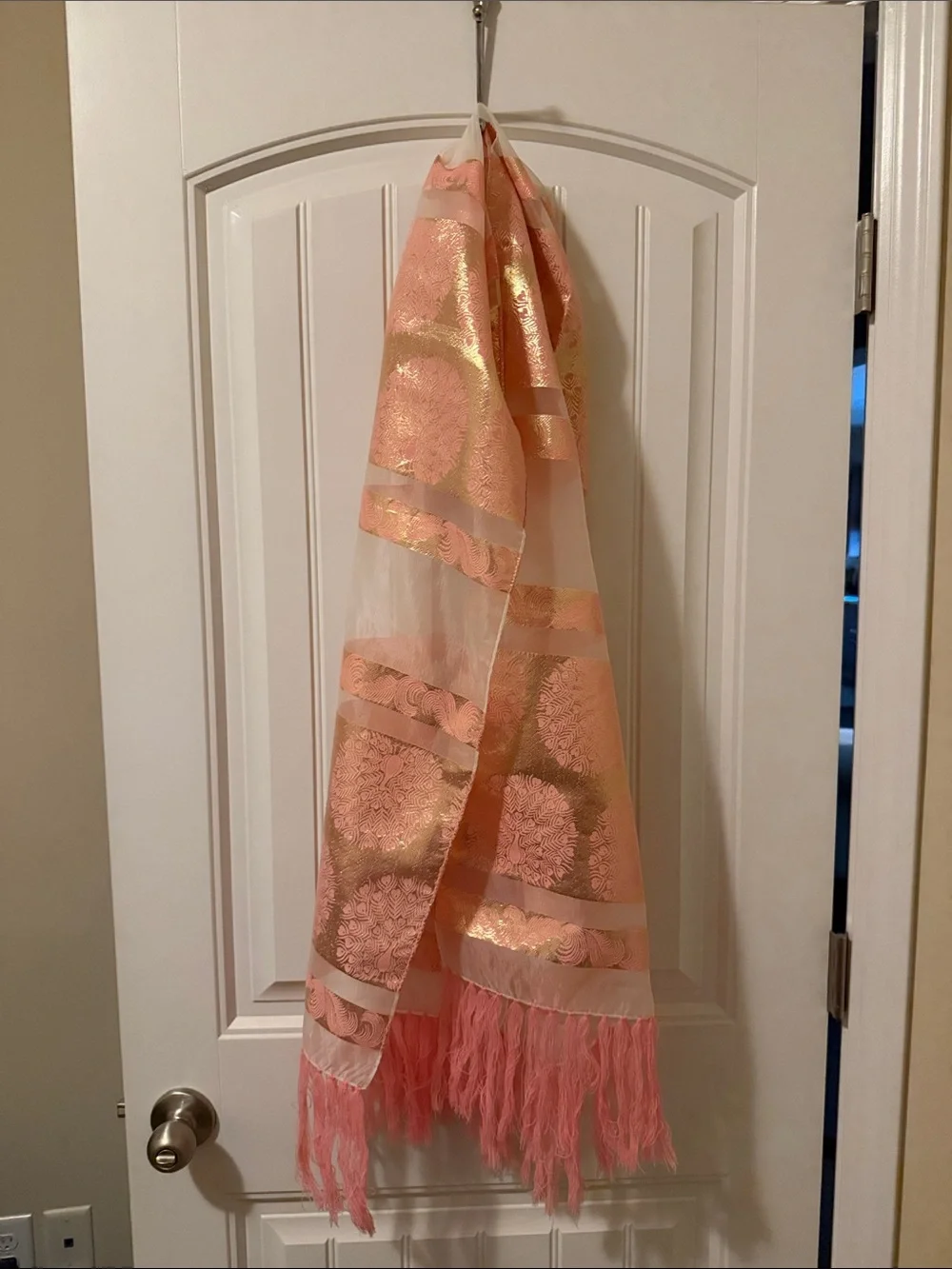 Vintage Elegant Pink and Gold Scarf with‎ Fringe
